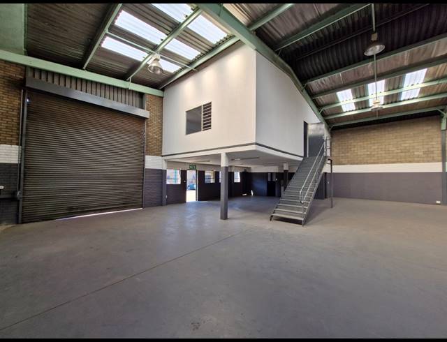 504M² WAREHOUSE TO LET IN WADEVILLE